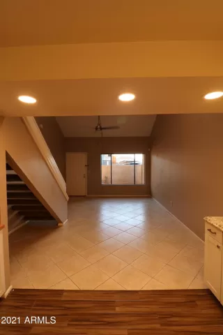 Photo #5: 6184266 Listing