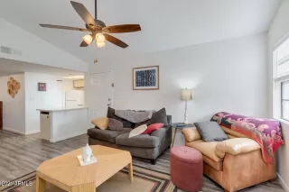 Photo #4: 6184289 Listing