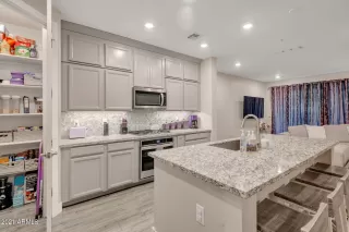 Photo #2: 6184646 Listing