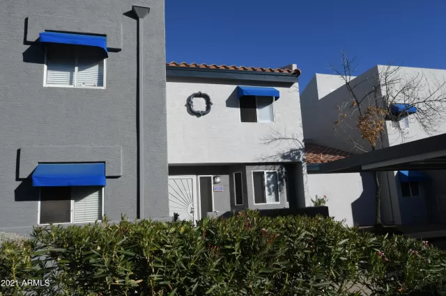 MLS: 6184762 Condo For Sale