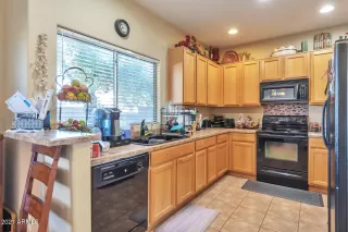 Photo #3: 6184848 Listing