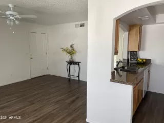 Photo #4: 6184866 Listing