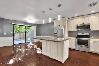 Photo #6: 6184994 Listing