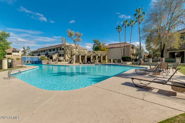 MLS: 6185093 Condo For Sale