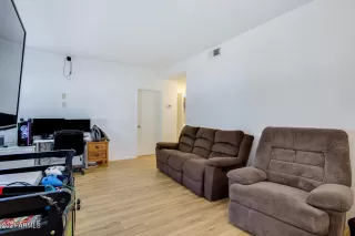 Photo #5: 6185866 Listing 