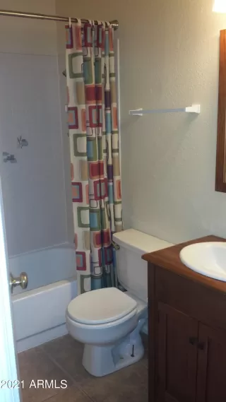 Photo #4: 6185960 Listing