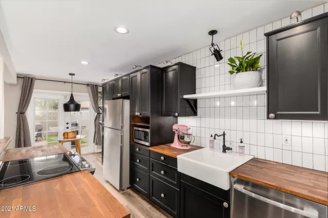 MLS: 6186502 Condo For Sale