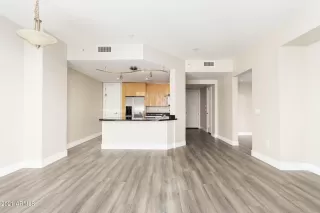 Photo #5: 6187272 Listing