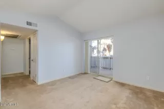 Photo #6: 6187493 Listing