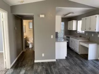 Photo #5: 6187726 Listing