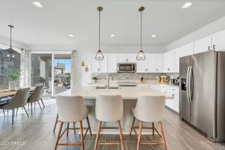 Photo #2: 6187741 Listing 