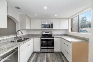 Photo #6: 6187781 Listing