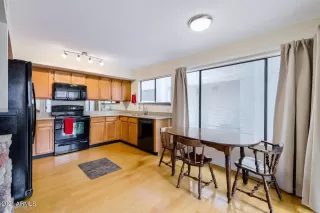 Photo #4: 6188059 Listing 