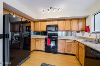 Photo #5: 6188059 Listing 