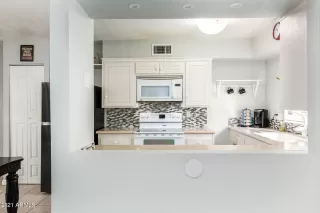 Photo #4: 6188296 Listing