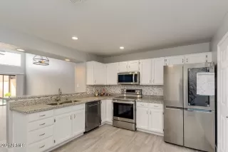 Photo #6: 6188508 Listing