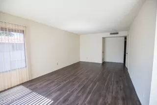 Photo #5: 6188560 Listing