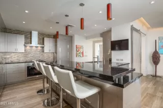 Photo #5: 6188638 Listing