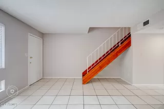 Photo #4: 6188857 Listing