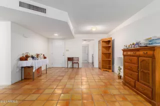 Photo #6: 6188940 Listing