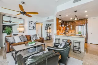 Photo #4: 6189125 Listing