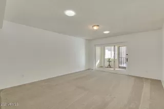 Photo #6: 6189383 Listing