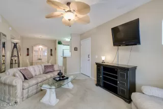 Photo #6: 6189906 Listing