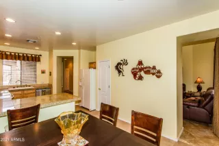 Photo #5: 6189945 Listing