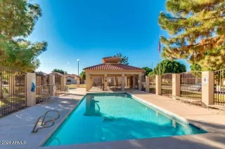 Photo #5: 6190051 Listing