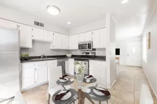 Photo #2: 6190167 Listing