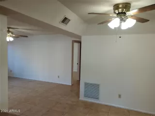 Photo #6: 6190199 Listing