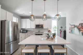 Photo #5: 6190583 Listing