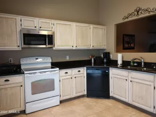 Photo #4: 6190845 Listing