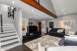 Photo #2: 6190933 Listing