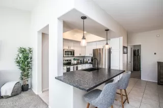 Photo #4: 6191613 Listing