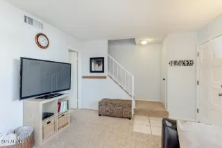 Photo #6: 6191942 Listing