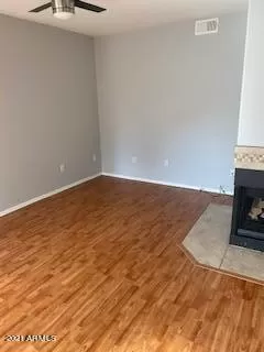 Photo #3: 6192595 Listing