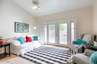 Photo #6: 6193230 Listing