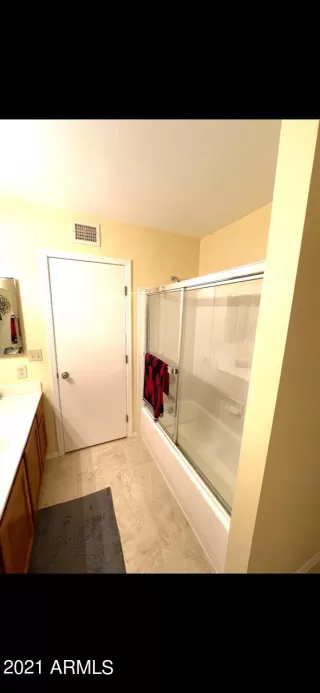 Photo #5: 6193465 Listing