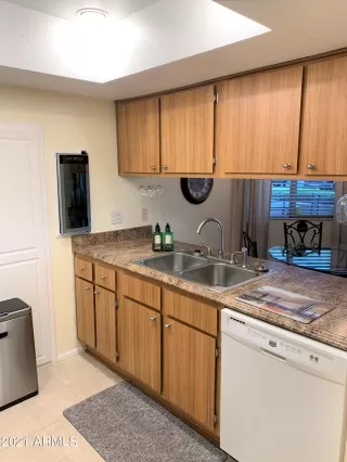 Photo #5: 6193727 Listing