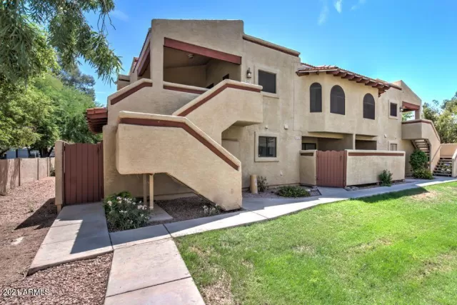 MLS: 6193952 Condo For Sale