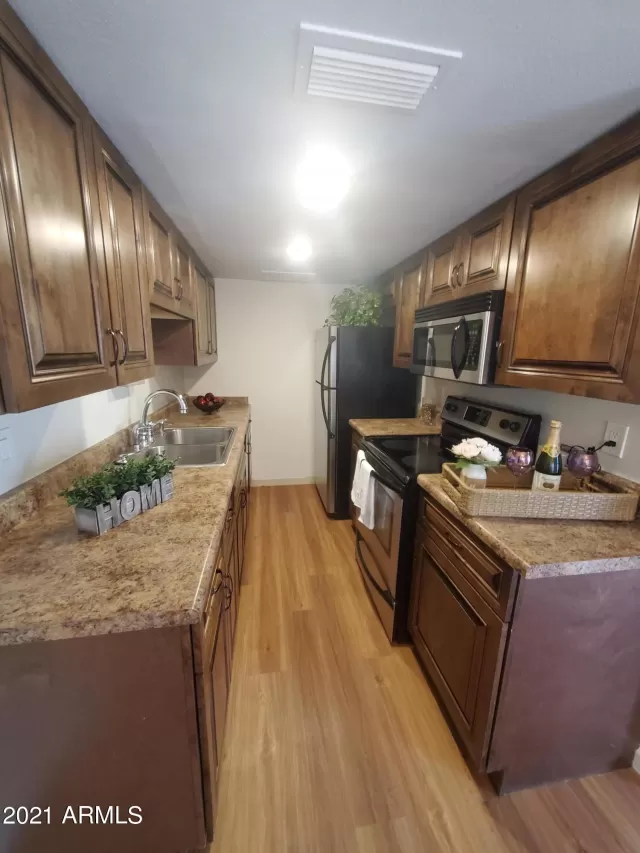 MLS: 6194032 Condo For Sale