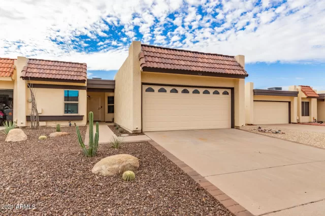 MLS: 6194135 Condo For Sale