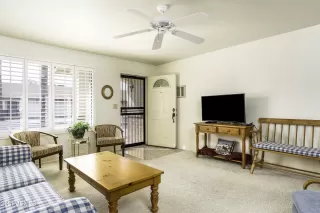 Photo #4: 6194199 Listing