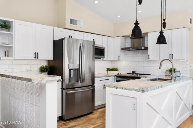 MLS: 6194407 Condo For Sale