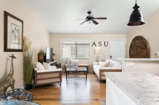 Photo #5: 6194407 Listing 