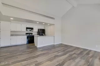 Photo #3: 6194559 Listing