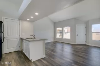 Photo #4: 6194559 Listing