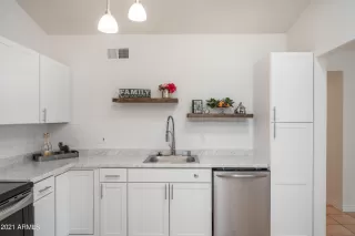 Photo #5: 6194962 Listing