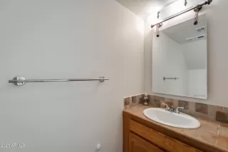 Photo #5: 6195116 Listing